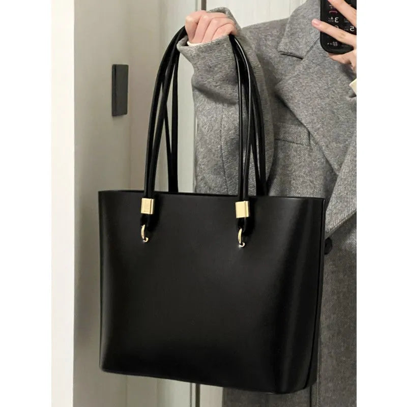 Black PU Tote Bag 2023 New Women's High Capacity Minimalist Zipper Shoulder Bag Classic Fashion Classroom Commuter Handbag Tide Vedee