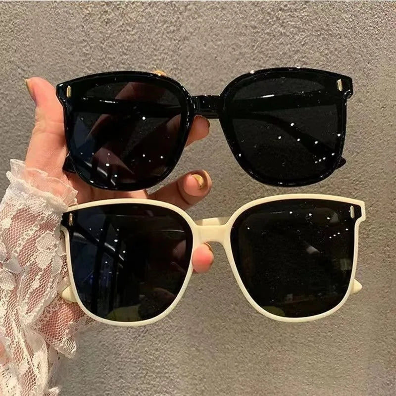 New Fashion Women Sunglasses Designer Brand Sun Glasses Vintage Exquisite Large Frame Eyewear Leisure Travel UV400 Oculos De Sol Vedee